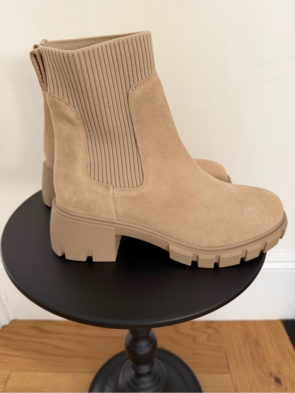 Steve Madden Tan Chunky Chelsea Ankle Boots - Picture 2 of 5